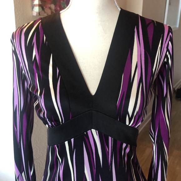 Julie Brown Silk Dress size small. Very flattering. Perfect condition. - Picture 2 of 4